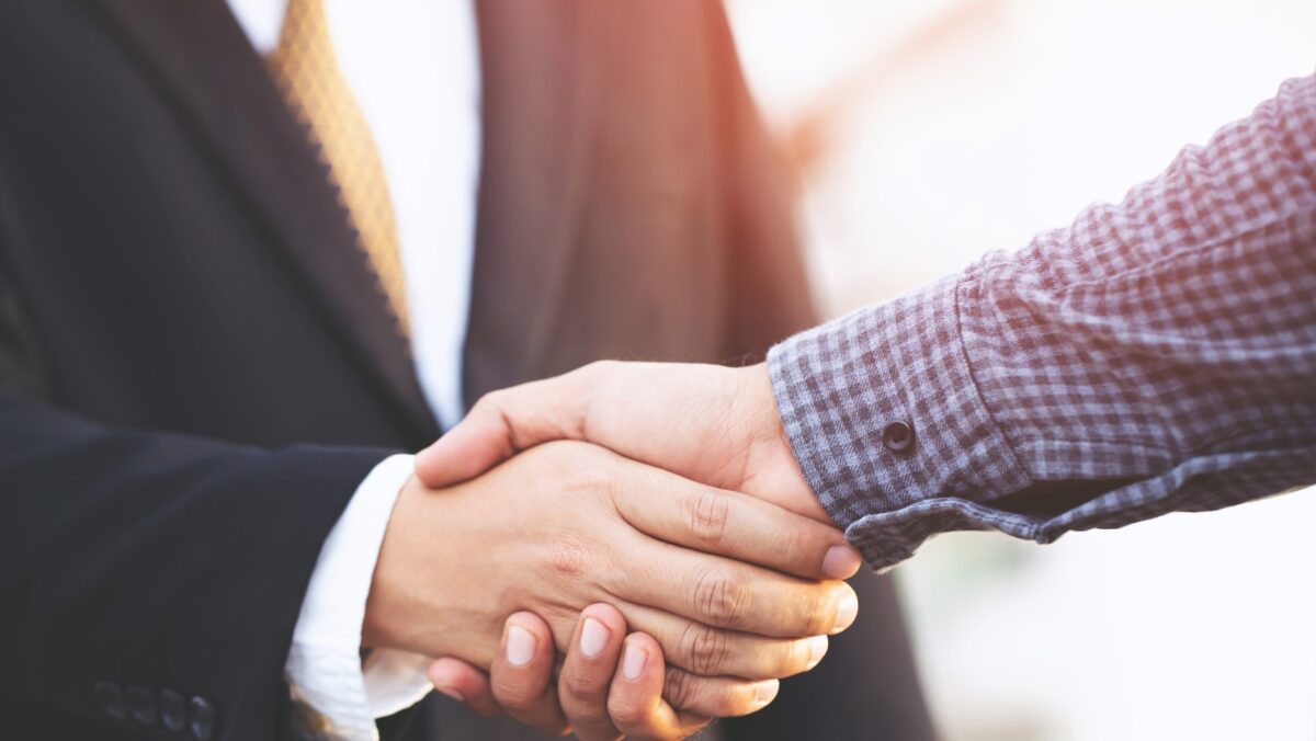 跟KOL談合作示意圖